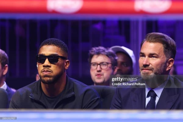 Энтони Жошуа йил охиригача рингга қайтади