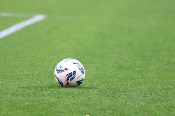 Суперлига жамоаси бош мураббийи ўйин вақтида вафот эди