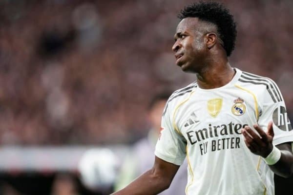 Mashhur hujumchi yana Vinisiusning “po‘stagini qoqdi”