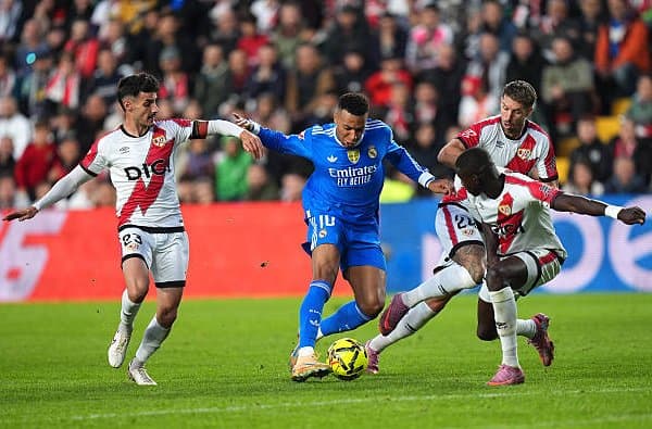 Ла Лига. "Реал" "Мадрид дербиси"да очко йўқотди 