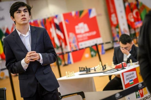 Жавоҳир Синдаров нимчорак финалда!