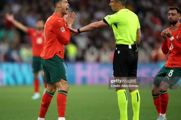 "Роналду ўйинда иштирок этса, ҳакамларга босим бўлади" 