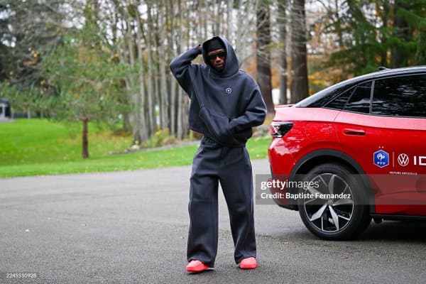 Камавинга терма жамоа қароргоҳини тарк этди