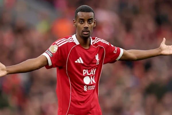 "Ливерпуль" ҳужумчиси Исак мавсумни нега ёмон бошлаганини айтди