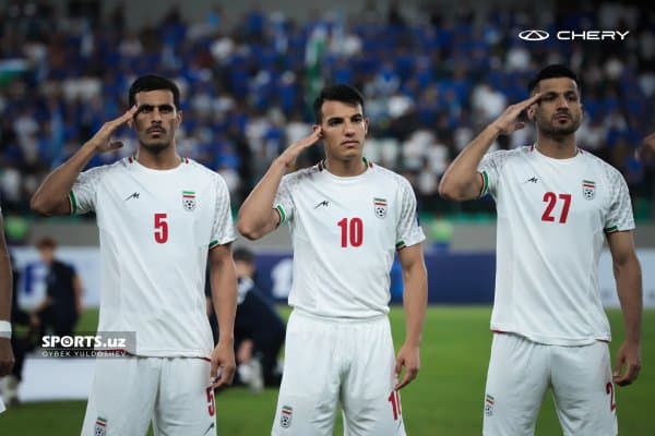 Эрон терма жамоасида ўзгариш: Битта ҳимоячи ва бир вингернинг ўрнига иккита қанот ҳужумчилари!