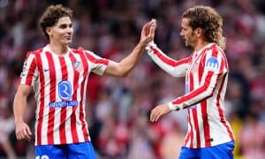 ПСЖ "Барселона" ва АПЛ грандлари қизиқаётган ҳужумчини сотиб олмоқчи