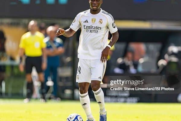 Чуамени : “Хаби Алонсо мени хонасига чақириб гаплашгани ҳалигача эсимда”