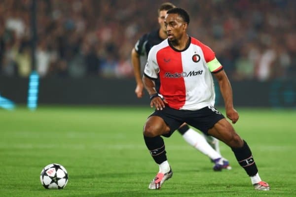 Бир футболчига 10 та клуб харидор