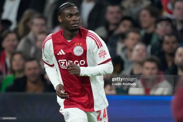 "Манчестер Юнайтед" "Аякс" юлдузини нишонга олди