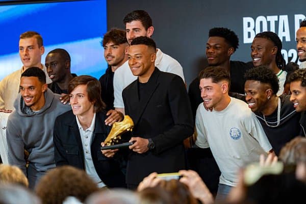 Куртуа: "Мбаппе лидерлик борасида Криштиану Роналдуга яқинлашиб бормоқда"