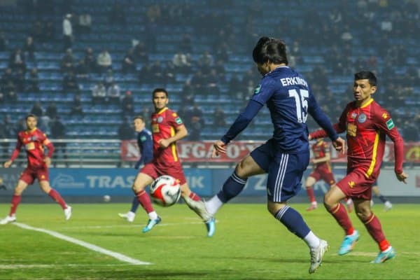 Суперлига. "Пахтакор" "Насаф"ни чемпионлик пойгасидан чиқарди