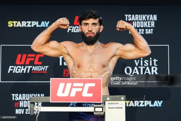 Арман Царукян ва Белал Мухаммад рақибларидан устун келди