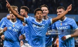 А Серия. "Наполи" ўз уйида "Атaланта"ни мағлуб қилган бўлса, "Ювентус"  қуйи пағонадаги жамоа билан дуранг ўйнади 