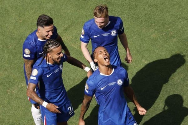 “Челси” бир жамоага икки ўйинчисини жўнатади