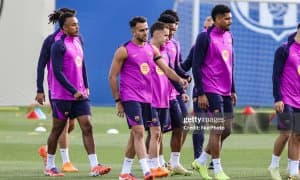 "Барселона" ҳимоячиси билан шартнома узайтирди