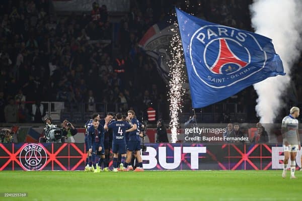 ПСЖ ўзининг тўртинчи либосини тақдим этди