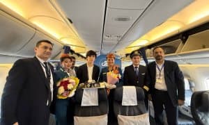 Чемпион Синдаровни “Ўзбекистон хаво йўллари” табриклади!