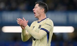 Левандовски суперклубга рад жавобини берди