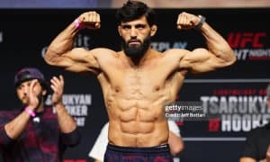 Арман Царукян идеалидаги жангчини тузиб чиқди