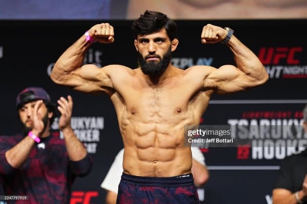 Арман Царукян идеалидаги жангчини тузиб чиқди