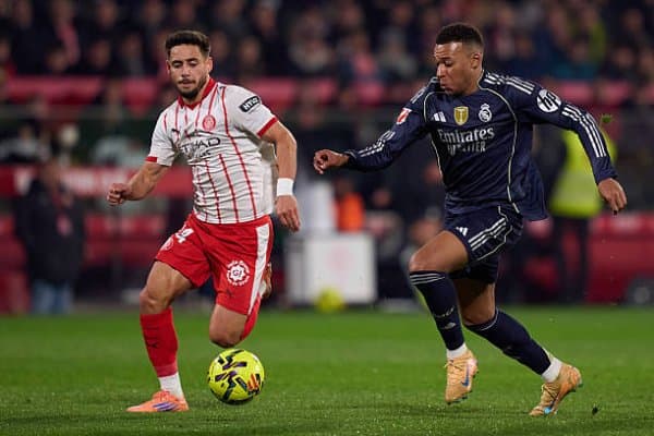 Ла Лига. "Реал" кетма-кет учинчи марта дуранг ўйнади. "Барса" эса пешқадамликни қўлга олди