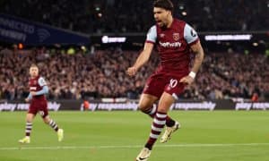 Бир дақиқада иккита карточка олган футболчи айбини бошқаларга юклади