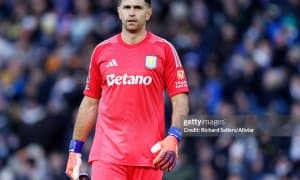 Эмилиано Мартинес:  "Клубим билан индивидуал унвонлар ёки совринларини қўлга киритиш тўрт устидаги олчага ўхшайди"