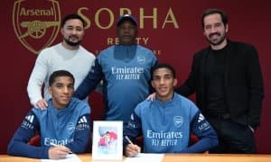 "Арсенал" эквадорлик эгизаклар билан шартнома имзолади