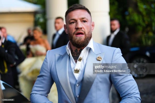 Конор Макгрегор америкалик бокс юлдузлари ўртасида жанг ташкил қилишга чақирди