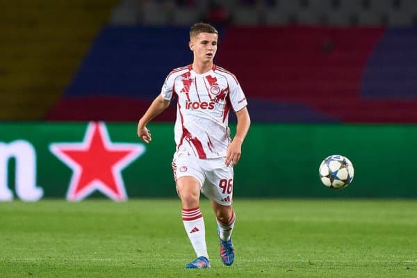 “Манчестер Юнатед” янги ўйинчи учун 28 миллион евро таклиф қилди