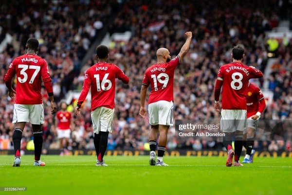 "Бавария" МЮ футболчисини нишонга олди