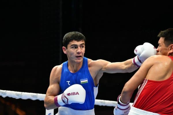 Фазлиддин Эркинбоев Қирғиз Республикаси вакилини таслим этди