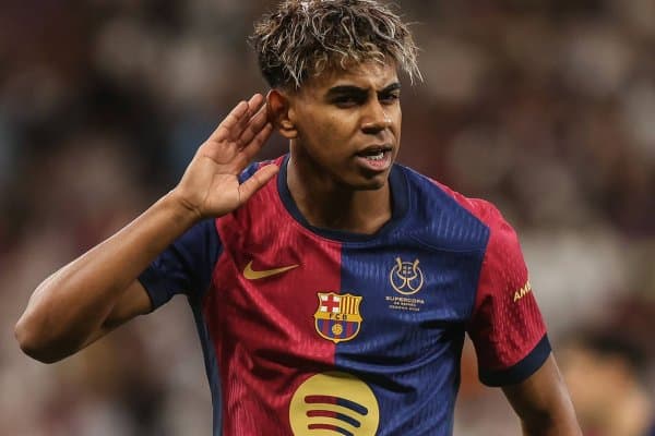 Ямалнинг отасини “Барса”ни ўйинидан ҳайдаб чиқазишди