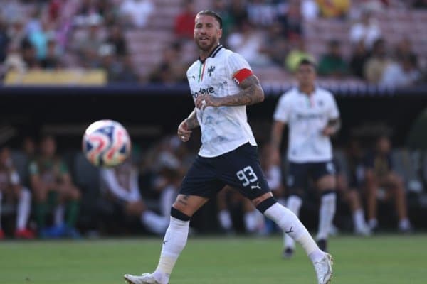 Серхио Рамос ҳамма билан хайрлашди