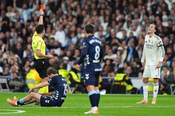 Хаби Алонсо сенсацион мағлубият сабабчисини кўрсатди