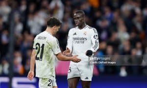 Қишда "Реал"ни икки нафар футболчи тарк этиши мумкин