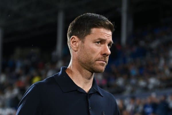 “Реал”да муаммога дуч келган Хаби Алонсони бошқа суперклубда кутишяпти