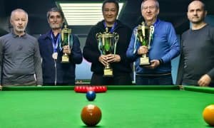 Pervyy chempionat Uzbekistana po snukeru sredi veteranov