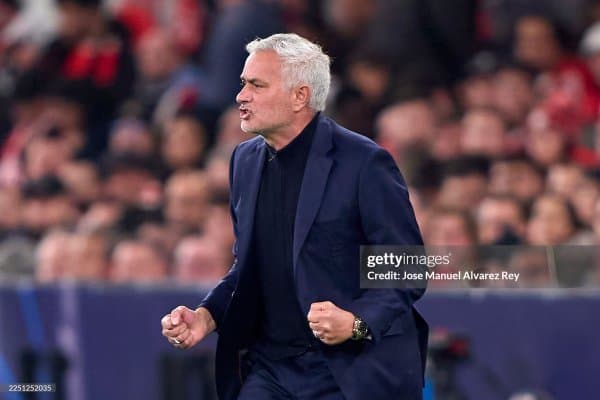 Моуриньо: "Ўйлайманки, у мени 70 ёшда ҳам эслайди"