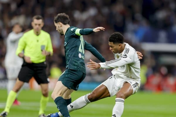 Манчестерлик икки марказий ҳимоячи “Реал”га ўз хизматини таклиф қилди