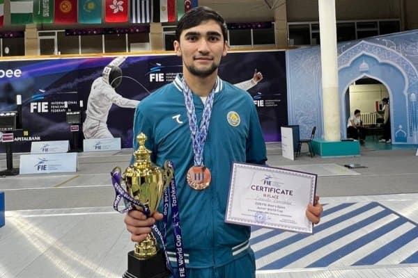Yosh qilichbozimiz Jahon kubogi bosqichida bronza medalini qo‘lga kiritdi