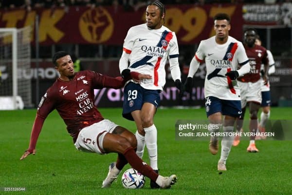 Лига 1. ПСЖ меҳмонда қийин ғалабани қўлга киритди