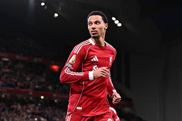 Арне Слот Экитикенинг ўйинини юқори баҳолади