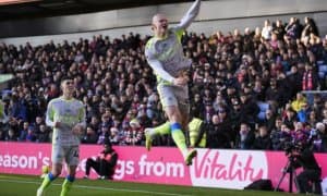 Холанд ҳаммани ҳайратга соляпти