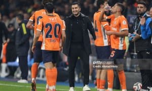 Шомуродов гол урган ўйиндан сўнг жамоа бош мураббийи футболчиларни мақтади