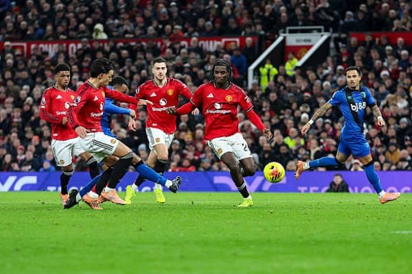 АПЛ. "Отишмага" айланган баҳсда "Манчестер Юнайтед" "Борнмут" билан жанговар дуранг ўйнади 