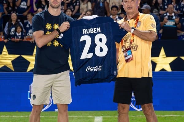 Расман! Рубен Санчес "Бурирам Юнайтед" футболчиси!