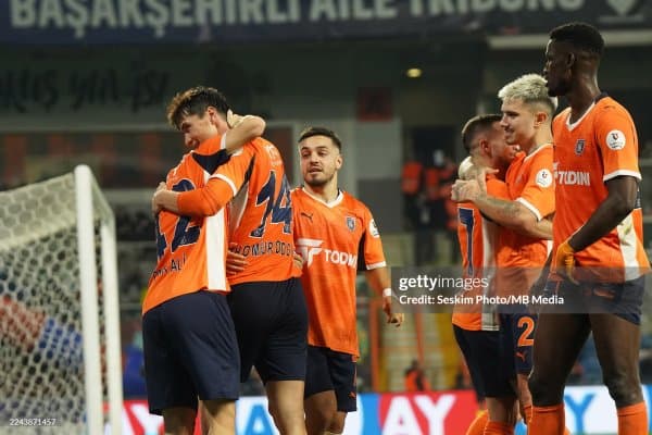 "Башакшеҳир"нинг "Галатасарой"га қарши тахминий таркиби маълум