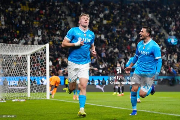 Италия Суперкубоги. "Наполи" ишончли ҳисобда "Милан"ни мағлуб этиб, финалга чиқди