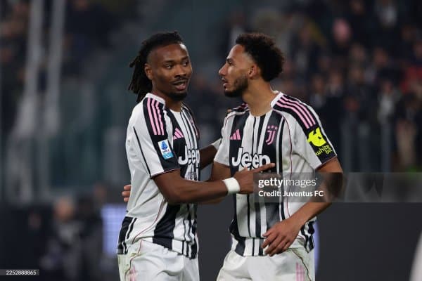 А Серия. "Ювентус" уйида "Рома"ни таслим этиб, фарқни 1 тагача қисқартирди   